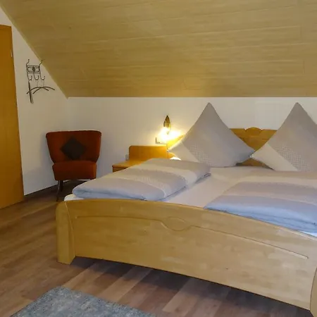 Haus Weingarten * Ernst