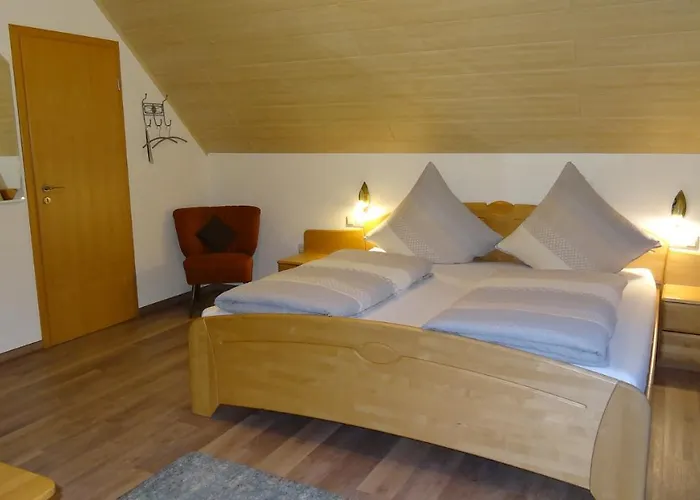 Haus Weingarten * Ernst